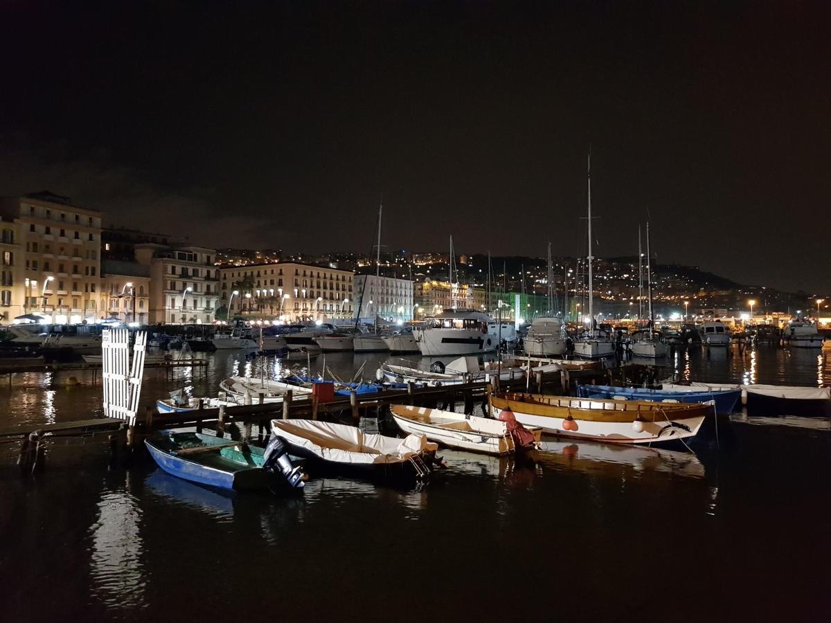 Napoli Lungomare Caracciolo Mon Amour Luaran gambar