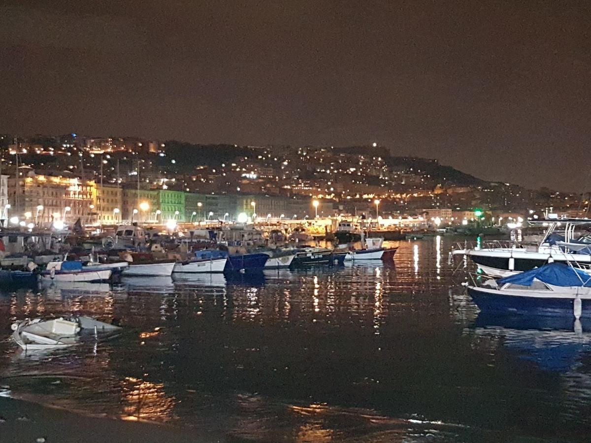 Napoli Lungomare Caracciolo Mon Amour Luaran gambar
